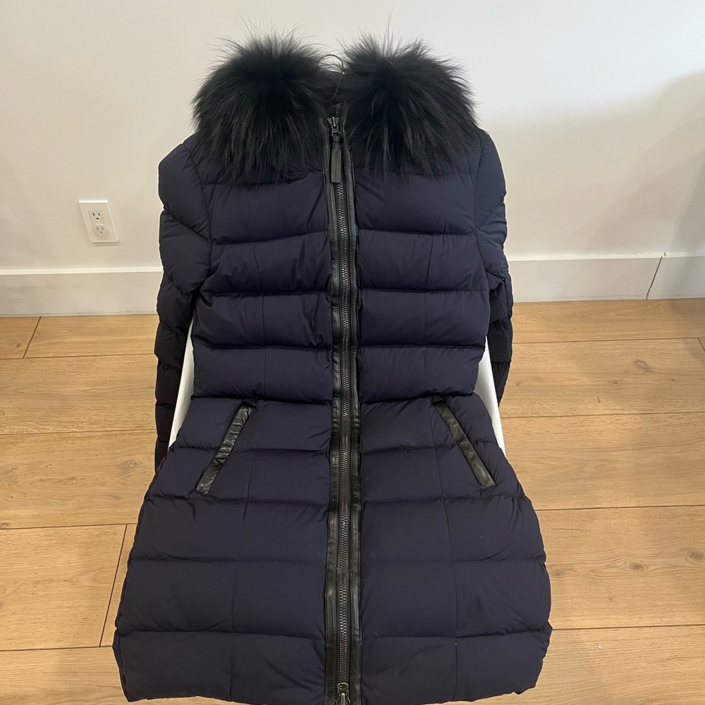 Mackage Calla Stretch Light Down Puffer in Navy- Size Small - Picture 1 of 6